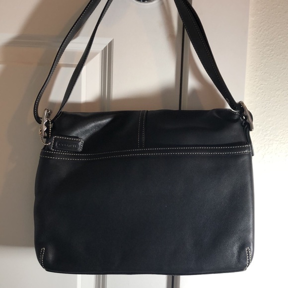 Coach leather shoulder bag with adjustable strap - Picture 2 of 8